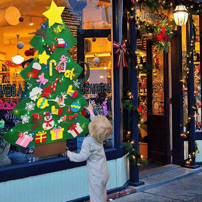 KEÇEDEN NOEL AĞACI